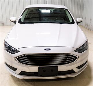 2017 Ford Fusion SE   - Photo 10 - Sylvania, OH 43560