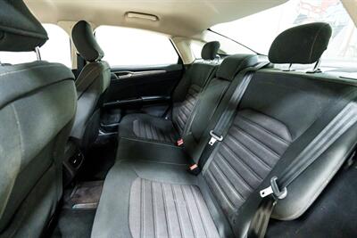 2017 Ford Fusion SE   - Photo 14 - Sylvania, OH 43560