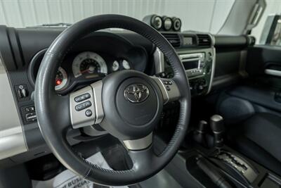 2014 Toyota FJ Cruiser   - Photo 23 - Sylvania, OH 43560
