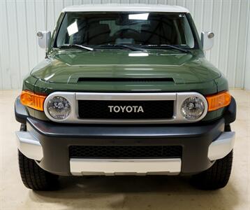 2014 Toyota FJ Cruiser   - Photo 12 - Sylvania, OH 43560