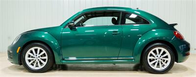 2018 Volkswagen Beetle-Classic 2.0T S - Photo 2 - Sylvania, OH 43560