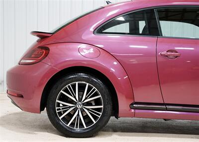 2017 Volkswagen Beetle-Classic #PinkBeetle   - Photo 10 - Sylvania, OH 43560