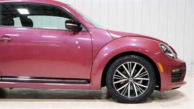 2017 Volkswagen Beetle-Classic #PinkBeetle   - Photo 11 - Sylvania, OH 43560