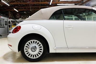 2014 Volkswagen Beetle Convertible 2.5L PZEV   - Photo 16 - Sylvania, OH 43560