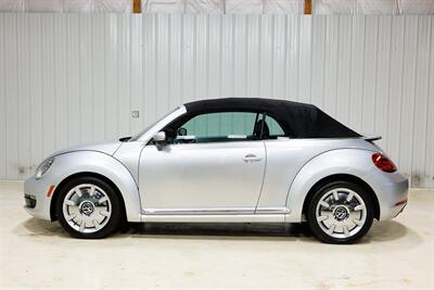 2013 Volkswagen Beetle Convertible 2.5L PZEV   - Photo 6 - Sylvania, OH 43560