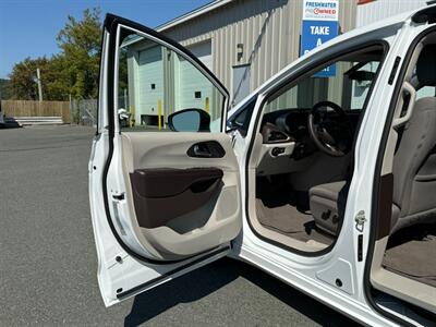 2020 Chrysler Pacifica LX   - Photo 14 - St John's, NL A1B 1C2