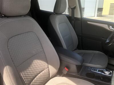 2020 Ford Escape SE   - Photo 6 - Clarenville, NL A5A 2C4