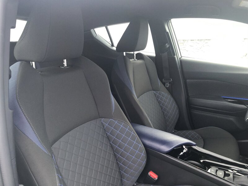 2021 Toyota C-HR XLE - Photo 6 - Clarenville, NL A5A 2C4