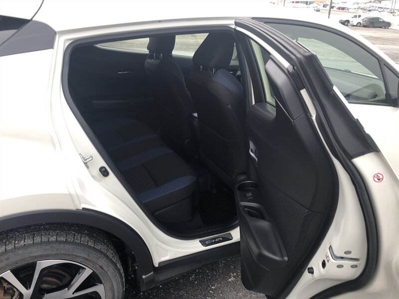 2021 Toyota C-HR XLE - Photo 16 - Clarenville, NL A5A 2C4