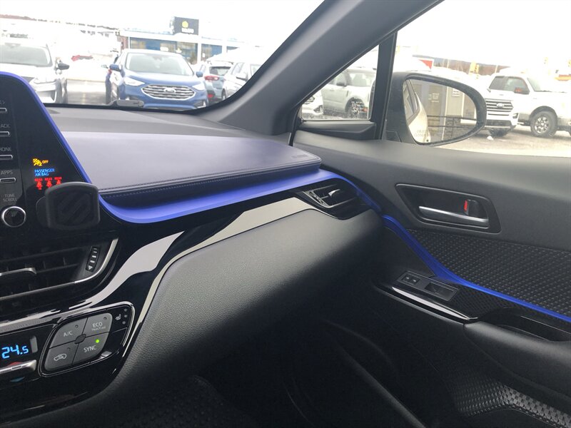 2021 Toyota C-HR XLE - Photo 11 - Clarenville, NL A5A 2C4