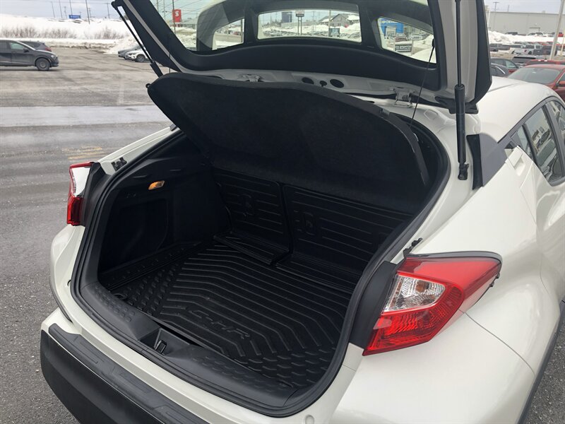 2021 Toyota C-HR XLE - Photo 15 - Clarenville, NL A5A 2C4