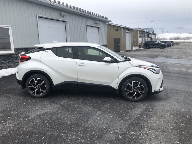 2021 Toyota C-HR XLE - Photo 3 - Clarenville, NL A5A 2C4