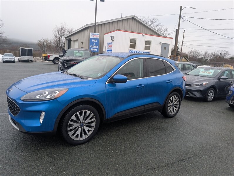 2021 Ford Escape Hybrid Titanium  