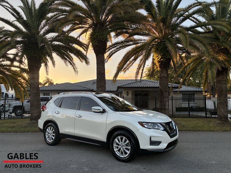2017 Nissan Rogue SV   - Photo 1 - Miami, FL 33165