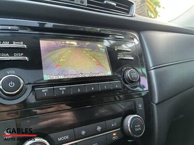2017 Nissan Rogue SV   - Photo 17 - Miami, FL 33165
