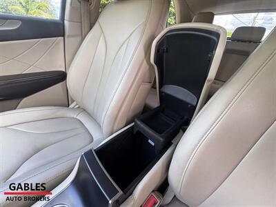 2017 Lincoln MKC Premiere   - Photo 27 - Miami, FL 33165