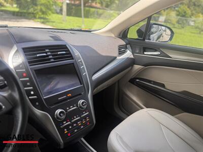 2017 Lincoln MKC Premiere   - Photo 35 - Miami, FL 33165