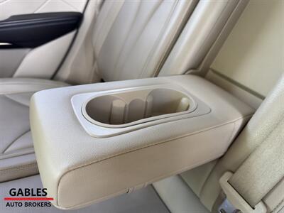 2017 Lincoln MKC Premiere   - Photo 31 - Miami, FL 33165