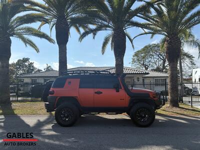 2010 Toyota FJ Cruiser   - Photo 2 - Miami, FL 33165