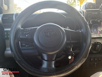 2010 Toyota FJ Cruiser   - Photo 16 - Miami, FL 33165
