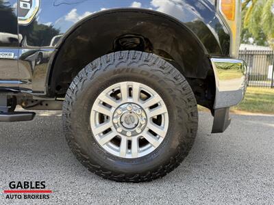 2017 Ford F-250 Super Duty XLT   - Photo 12 - Miami, FL 33165