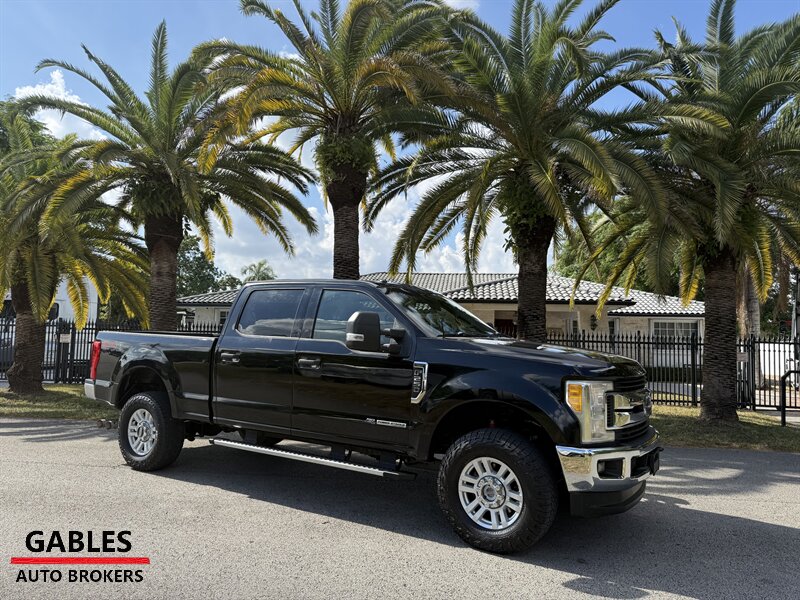 2017 Ford F-250 Super Duty XLT   - Photo 1 - Miami, FL 33165
