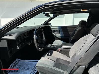 1989 Chevrolet Camaro IROC Z - Photo 26 - Miami, FL 33165