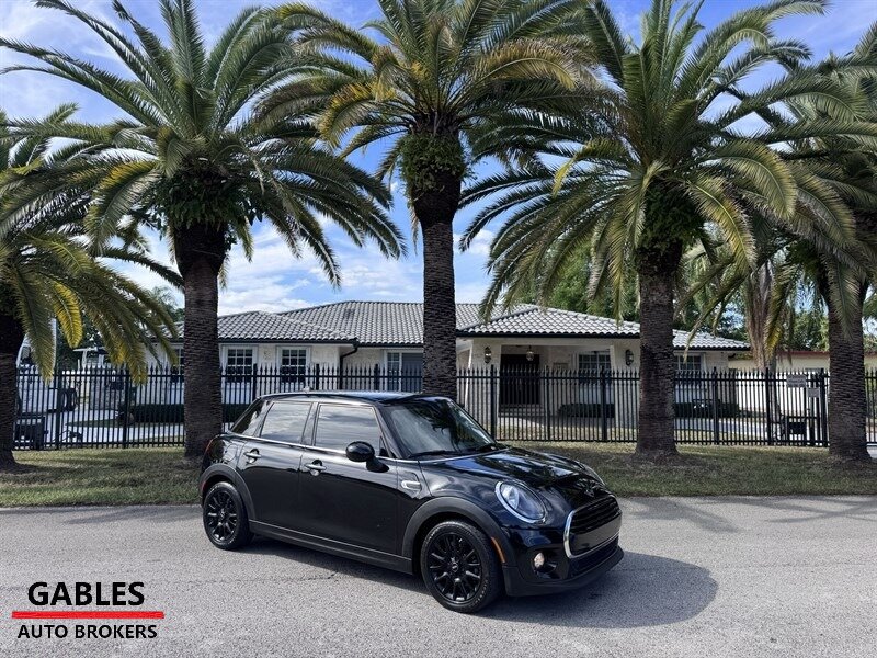 2019 MINI Hardtop 4 Door Cooper   - Photo 1 - Miami, FL 33165