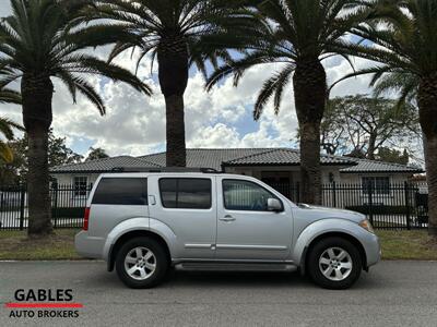 2012 Nissan Pathfinder SV   - Photo 2 - Miami, FL 33165