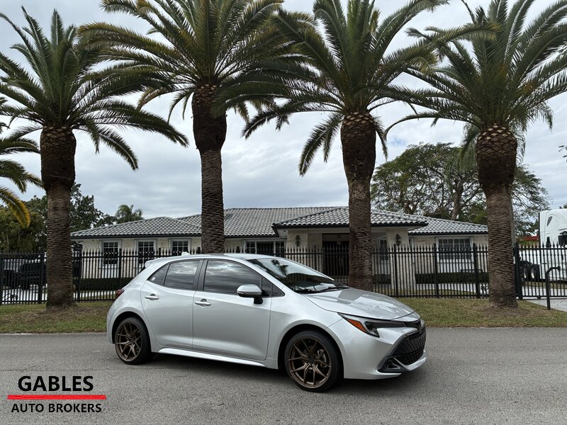 2025 Toyota Corolla Hatchback SE