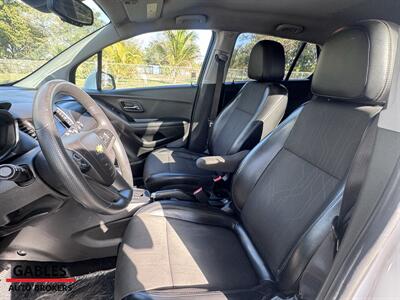 2022 Chevrolet Trax LS   - Photo 21 - Miami, FL 33165