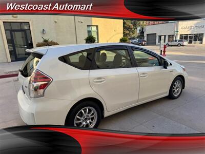 2016 Toyota Prius v Two   - Photo 4 - Pasadena, CA 91106