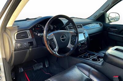 2012 GMC Yukon XL Denali   - Photo 13 - Rock Springs, WY 82901