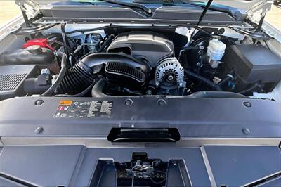 2014 Chevrolet Suburban LT   - Photo 9 - Rock Springs, WY 82901