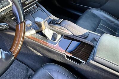 2016 Lexus ES 300h - Photo 14 - Rock Springs, WY 82901