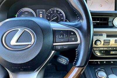 2016 Lexus ES 300h - Photo 21 - Rock Springs, WY 82901