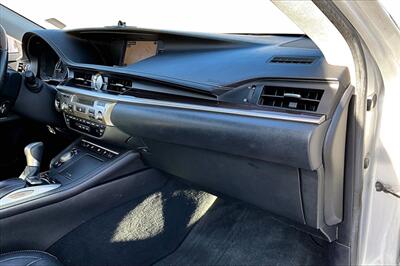 2016 Lexus ES 300h - Photo 16 - Rock Springs, WY 82901