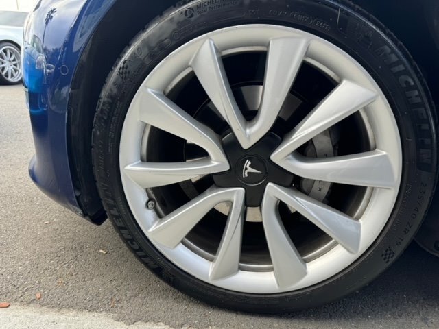 2019 Tesla Model 3 Standard Range Plus photo