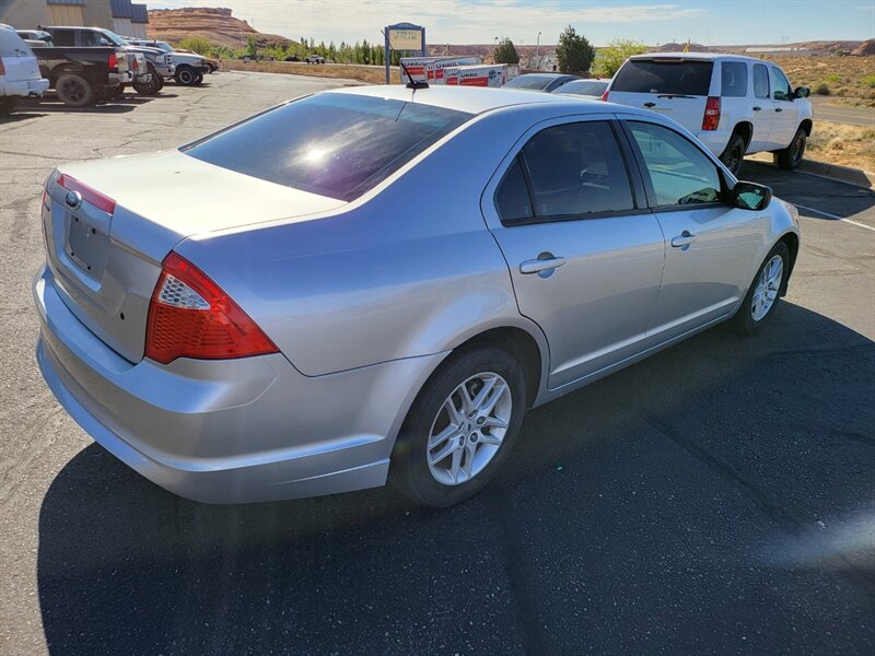 2011 Ford Fusion S photo