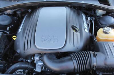 2013 Chrysler 300C   - Photo 17 - Van Nuys, CA 91406