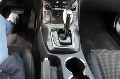 2013 Hyundai Genesis Coupe 2.0T   - Photo 15 - Van Nuys, CA 91406