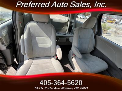2015 Toyota Sienna L 7-Passenger   - Photo 16 - Norman, OK 73071