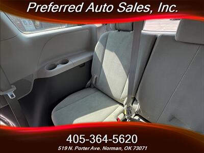 2015 Toyota Sienna L 7-Passenger   - Photo 21 - Norman, OK 73071
