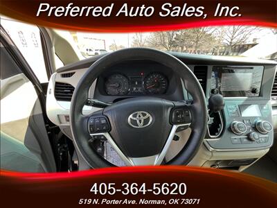 2015 Toyota Sienna L 7-Passenger   - Photo 8 - Norman, OK 73071