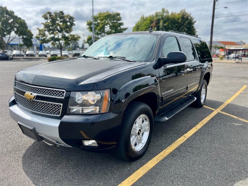 2013 Chevrolet Suburban LT  