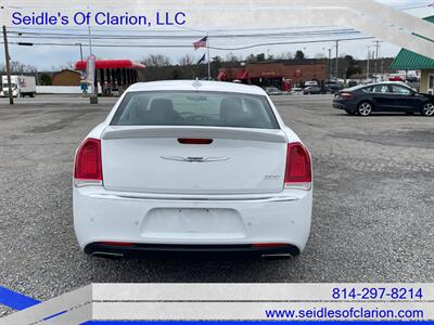 2018 Chrysler 300 Series Limited   - Photo 4 - Clarion, PA 16214