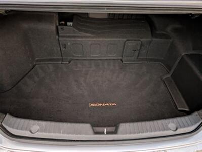 2015 Hyundai SONATA Hybrid   - Photo 17 - Knoxville, TN 37919
