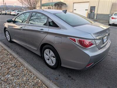 2015 Hyundai SONATA Hybrid   - Photo 3 - Knoxville, TN 37919