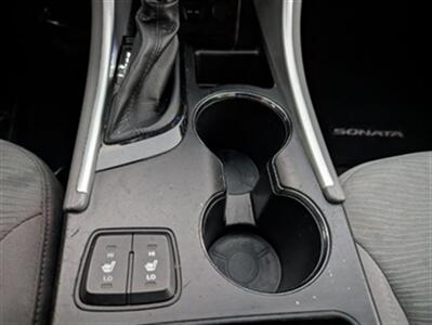2015 Hyundai SONATA Hybrid   - Photo 13 - Knoxville, TN 37919