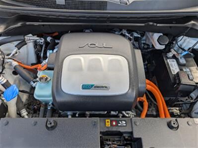 2017 Kia Soul EV EV Luxury   - Photo 8 - Knoxville, TN 37919